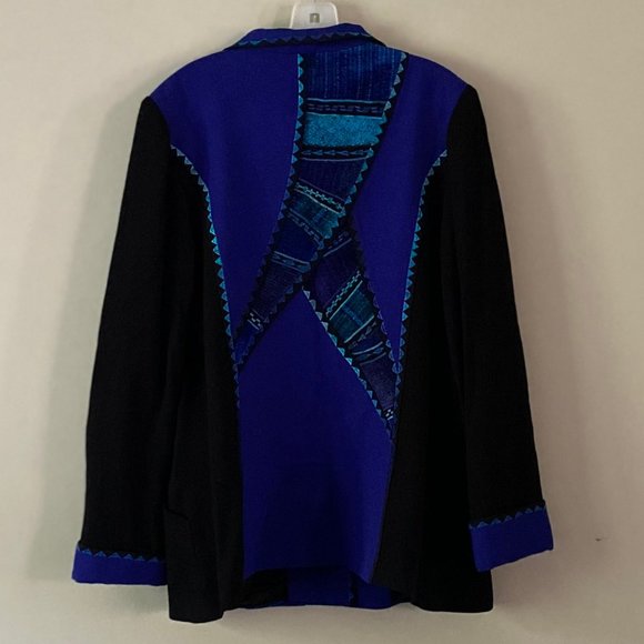 SARMITE:WEARABLE ART Statement Outerwear - Picture 7 of 13